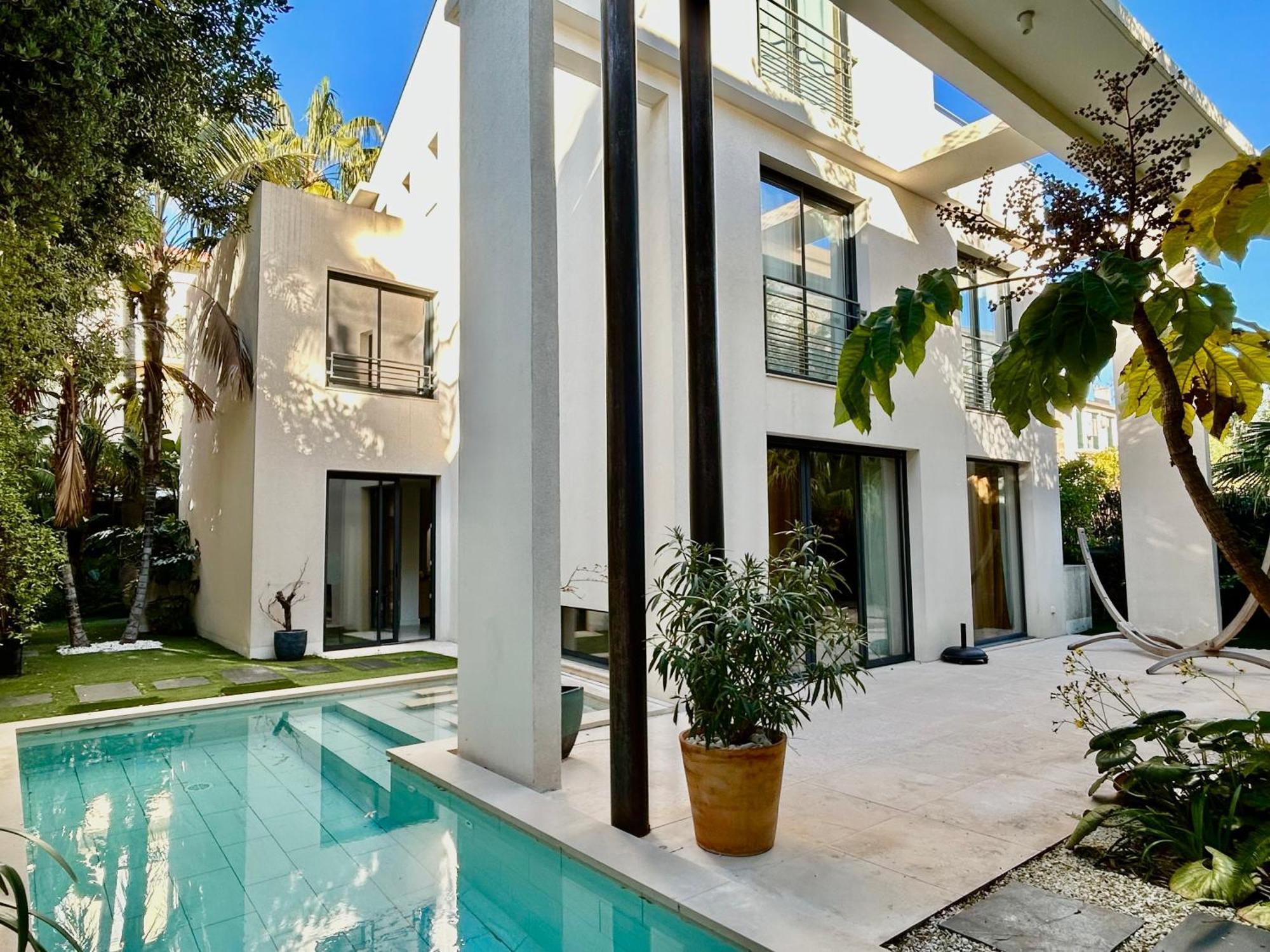 Rumah Bali Cannes Buitenkant foto